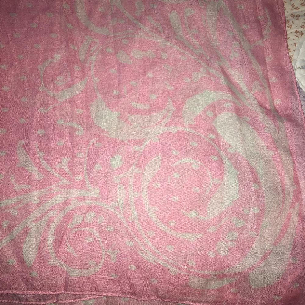Pink scarf - Picture 2 of 2